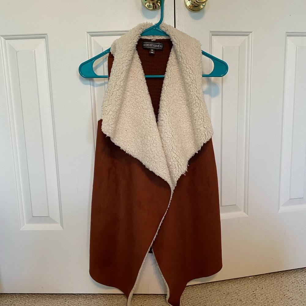 XS faux fur vest
